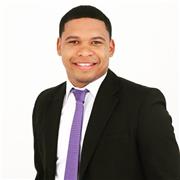 Profesor en derecho público y administración pública